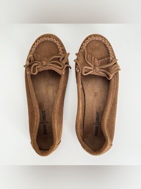 Minnetonka Women's Kilty Suede Moccasins Size 7 Brown Hardsole Boho Weekend